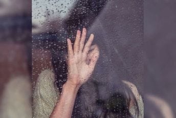 Povrijeđeno dijete može dići ruku na sebe Povrijeđeno dijete može dići ruku na sebe