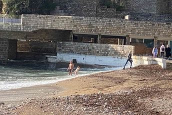 VIDEO: Decembarsko kupanje u Budvi VIDEO: Decembarsko kupanje u Budvi