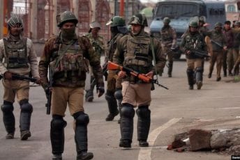 Indijska policija greškom ubila 14 civila Indijska policija greškom ubila 14 civila