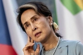 Nobelovka Aung San Su Ći osuđena na četiri godine zatvora Nobelovka Aung San Su Ći osuđena na četiri godine zatvora