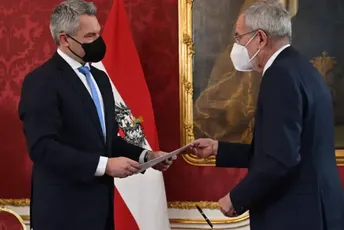 Austrija dobila Vladu, kancelar i ministri položili zakletvu Austrija dobila Vladu, kancelar i ministri položili zakletvu