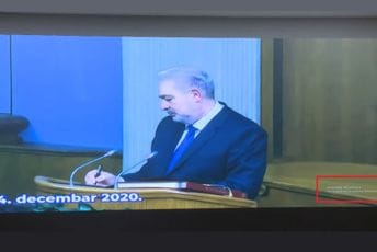 Ova Vlada ne uzima, već besplatno preuzima Ova Vlada ne uzima, već besplatno preuzima