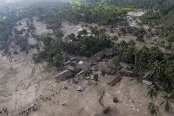 Predsjednik Indonezije posjetio zonu katastrofe: Preselićemo 2.000 domova Predsjednik Indonezije posjetio zonu katastrofe: Preselićemo 2.000 domova