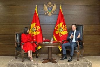 Bečić: Nadam se da će parlamentarna većina ostati pri svojim riječima i da neće podržati inicijativu za nepovjerenje Vladi Bečić: Nadam se da će parlamentarna većina ostati pri svojim riječima i da neće podržati inicijativu za nepovjerenje Vladi