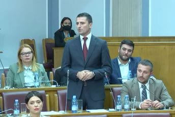 Zogović: Nad srpskim je u Crnoj Gori sproveden ustavni genocid