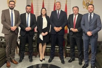 Želimo probuditi savez građanske svijesti: Gradonačelnica Sarajeva posjetila Đukanovića Želimo probuditi savez građanske svijesti: Gradonačelnica Sarajeva posjetila Đukanovića