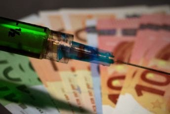 Slovačka će starijima od 60 godina platiti da se vakcinišu Slovačka će starijima od 60 godina platiti da se vakcinišu