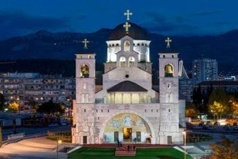Srpska crkva širi „svete nekretnine“ po Crnoj Gori Srpska crkva širi „svete nekretnine“ po Crnoj Gori