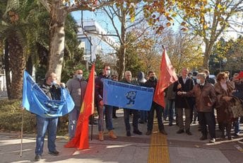 Počeo protest sindikata ispred Skupštine