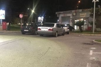 Sulude scene u Podgorici: Dobio udarce čekićem i sjekirom, pa napadača udario kolima Sulude scene u Podgorici: Dobio udarce čekićem i sjekirom, pa napadača udario kolima