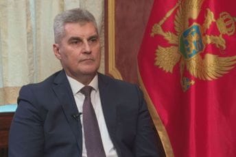 Brajović čestitao Božić: Najveće bogatstvo Crne Gore su njen multivjerski i multinacionalni sklad Brajović čestitao Božić: Najveće bogatstvo Crne Gore su njen multivjerski i multinacionalni sklad