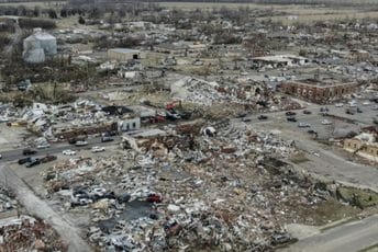 Broj žrtava tornada u Kentakiju porastao na 74, među poginulima šestoro djece Broj žrtava tornada u Kentakiju porastao na 74, među poginulima šestoro djece