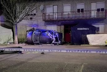 Bježao od policije: Sedmoro mrtvih nakon što je srpski državljanin vozilom udario u kuću (VIDEO) Bježao od policije: Sedmoro mrtvih nakon što je srpski državljanin vozilom udario u kuću (VIDEO)