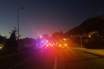 Dvoje poginulih u saobraćajnoj nesreći blizu skretanja za Sozinu Dvoje poginulih u saobraćajnoj nesreći blizu skretanja za Sozinu