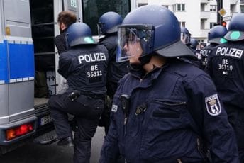 Radikalni desničari i antivakseri planirali atentat na premijera? Radikalni desničari i antivakseri planirali atentat na premijera?