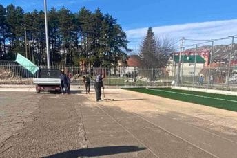 Cetinje: U toku završni radovi na pomoćnom fudbalskom terenu Cetinje: U toku završni radovi na pomoćnom fudbalskom terenu