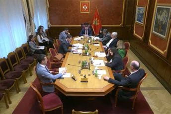 Paunović Milačiću: Ko si ti da braniš volju građana, brani ti Vladu, ali ne ovako podmuklo Paunović Milačiću: Ko si ti da braniš volju građana, brani ti Vladu, ali ne ovako podmuklo