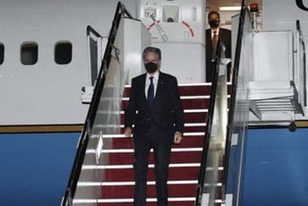 Blinken prekinuo turneju po Aziji, potvrđen slučaj zaraze u delegaciji SAD Blinken prekinuo turneju po Aziji, potvrđen slučaj zaraze u delegaciji SAD