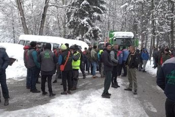 Protest drvoprerađivača zbog javnog poziva za prodaju drveta Protest drvoprerađivača zbog javnog poziva za prodaju drveta