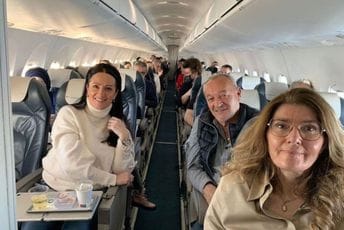 Avion Luksera dovezao predstavnike crnogorske dijaspore iz Luksemburga Avion Luksera dovezao predstavnike crnogorske dijaspore iz Luksemburga