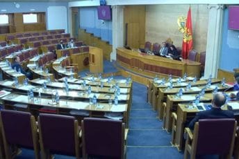 Martinović: Većina poslanika podržaće da dan rođenja Njegoša bude državni praznik; BS uzdržana Martinović: Većina poslanika podržaće da dan rođenja Njegoša bude državni praznik; BS uzdržana