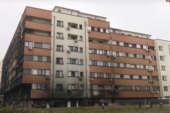 Dječaci izazvali veliki požar: Uništeno 150 stanova i 35 auta (VIDEO) Dječaci izazvali veliki požar: Uništeno 150 stanova i 35 auta (VIDEO)