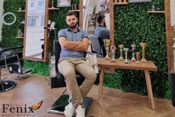 Svako dijete zaslužuje osmijeh i lijepu frizuru Svako dijete zaslužuje osmijeh i lijepu frizuru