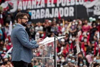 “Heroj ljevice”: Potomak hrvatskih imigranata danas bi mogao postati predsjednik Čilea “Heroj ljevice”: Potomak hrvatskih imigranata danas bi mogao postati predsjednik Čilea