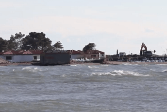 "Stanje katastrofalno": Nastavljena erozija Ade, mnogo štete i na Velikoj plaži "Stanje katastrofalno": Nastavljena erozija Ade, mnogo štete i na Velikoj plaži