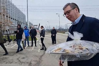 "Moja majka nešto je spremala, nešto kupila" (VIDEO) "Moja majka nešto je spremala, nešto kupila" (VIDEO)