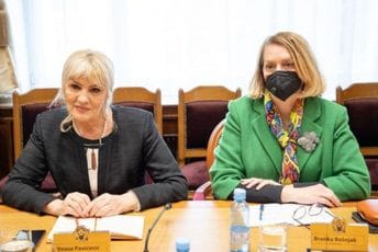 Pavićević i Bošnjak: Stop neprimjernim, seksističkim i mizoginim uvredama Pavićević i Bošnjak: Stop neprimjernim, seksističkim i mizoginim uvredama