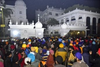 Pretučen na smrt zbog svetogrđa: Pokušao da dotakne ceremonijalni mač Pretučen na smrt zbog svetogrđa: Pokušao da dotakne ceremonijalni mač