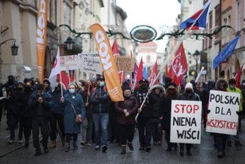 Kompanije van Evrope ne smiju da budu vlasnici medija, Poljaci protestuju Kompanije van Evrope ne smiju da budu vlasnici medija, Poljaci protestuju