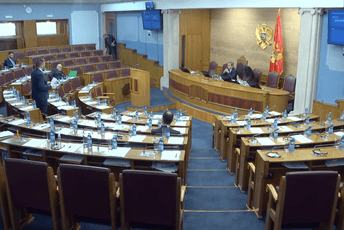 Koprivica: Moramo graditi sistem po mjeri građana; Mugoša: I cijene će rasti; Konjević: Predlozi nisu predviđeni budžetom, klasični populizam Koprivica: Moramo graditi sistem po mjeri građana; Mugoša: I cijene će rasti; Konjević: Predlozi nisu predviđeni budžetom, klasični populizam