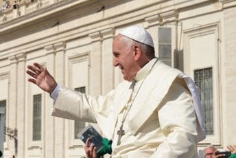 Papa o vakcinama: Zdravstvena zaštita je moralna obaveza