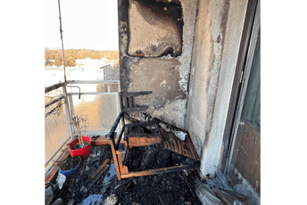 Zagreb: Raketa zapalila balkon (VIDEO) Zagreb: Raketa zapalila balkon (VIDEO)