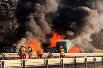 Šleperom udario u konvoj američke vojske Šleperom udario u konvoj američke vojske