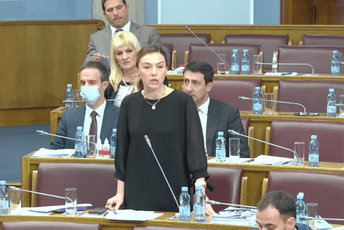 Strujić-Habrić ispravila Lekovića: Krštenicu ne mora da ima najmanje petina građana Crne Gore