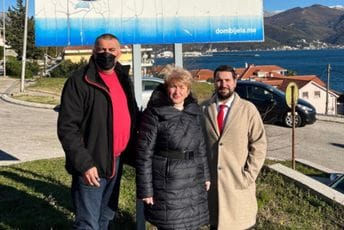 Plugčijeva donirala poklone djeci iz Bijele Plugčijeva donirala poklone djeci iz Bijele