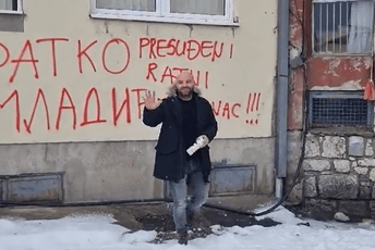 Građani koriguju grafite koje opština neće da prekreči Građani koriguju grafite koje opština neće da prekreči
