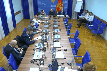 Obeštećenje majki sa troje i više djece dobilo podršku Zakonodavnog odbora Obeštećenje majki sa troje i više djece dobilo podršku Zakonodavnog odbora