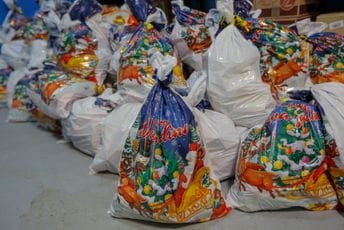 Kompjuteri i novogodišnji paketići za štićenike Doma u Bijeloj Kompjuteri i novogodišnji paketići za štićenike Doma u Bijeloj