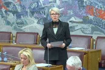 Udarate na tradicionalne vrijednosti i našu svetu SPC, šta bi vam rekao Amfilohije Udarate na tradicionalne vrijednosti i našu svetu SPC, šta bi vam rekao Amfilohije