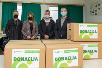 CKB donirala računarsku opremu školama širom Crne Gore CKB donirala računarsku opremu školama širom Crne Gore