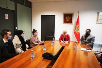 Posthumno publikovan magistarski rad Ajle Hot Posthumno publikovan magistarski rad Ajle Hot