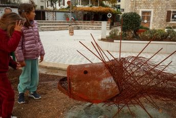 Ogledalo našeg podmorja poklon Petrovcu od Crnogorskog društva ekologa Ogledalo našeg podmorja poklon Petrovcu od Crnogorskog društva ekologa