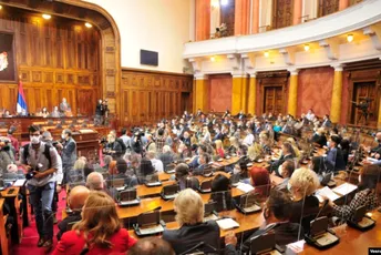 U Srbiji obavezno intoniranje himne na početku školske godine U Srbiji obavezno intoniranje himne na početku školske godine