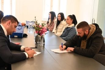 Opština Šavnik duplirala iznos stipendija studentima: Znak zahvalnosti za trud i rad Opština Šavnik duplirala iznos stipendija studentima: Znak zahvalnosti za trud i rad