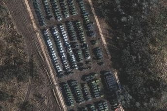 Rusija nastavlja gomilati trupe na Krimu i u blizini granice sa Ukrajinom Rusija nastavlja gomilati trupe na Krimu i u blizini granice sa Ukrajinom