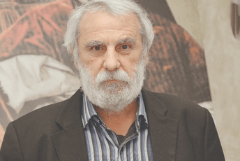 PEN centar pokrenuo peticiju: Vlada hitno da poništi odluku o dodjeli nagrade Mićoviću PEN centar pokrenuo peticiju: Vlada hitno da poništi odluku o dodjeli nagrade Mićoviću